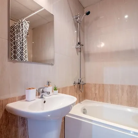 Oasis: Stylish Retreat In The Heart Of *